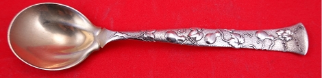 Sherbet Spoon GW  pinched  w/ gourd motif   5 5/8